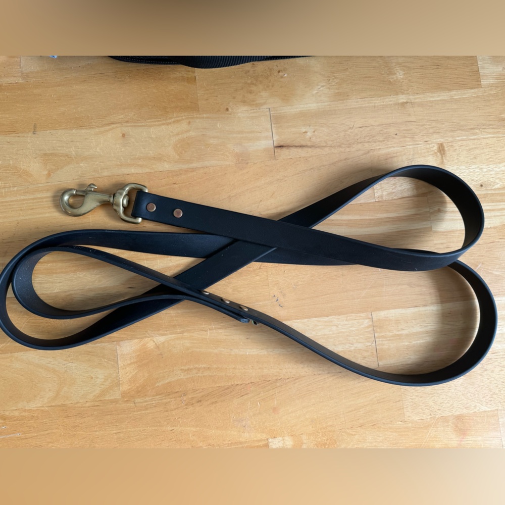 Waterproof Dog Leash StinkProof, Dirt Resistant, Vegan Leash Lead